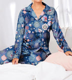 Two-piece pajamas made of satin with different graphic prints