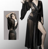 Two-piece lingerie made of lace, chiffon and satin, open back with ruffles at the back