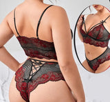 Two-piece lingerie made of lace