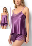 Two-piece pajama made of satin with lace at the chest and the end of the shorts