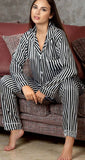 Two-piece pajamas made of satin, striped lengthwise