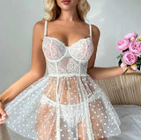 Two-piece lingerie made of lace and tulle with hearts print