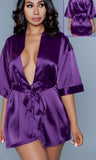 Short robe made of satin