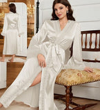 Long robe made of satin