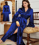 Long robe made of satin