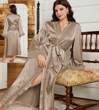 Long robe made of satin