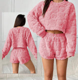 Two-piece pajamas made of fur