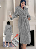 Long robe made of fur