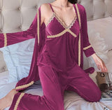 Three-piece pajama made of velvet with lace edges