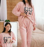 Two-piece pajamas made of velvet