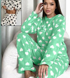 Two-piece pajama made of velvet with hearts print