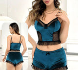 Two-piece pajama made of velvet and dotted chiffon