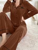 Two-piece pajamas made of corduroy