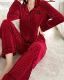 Two-piece pajamas made of corduroy