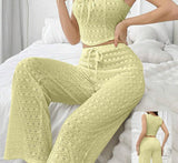 Two-piece pajamas made of lace